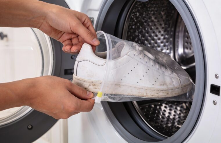Pode lavar tênis na máquina de lavar?